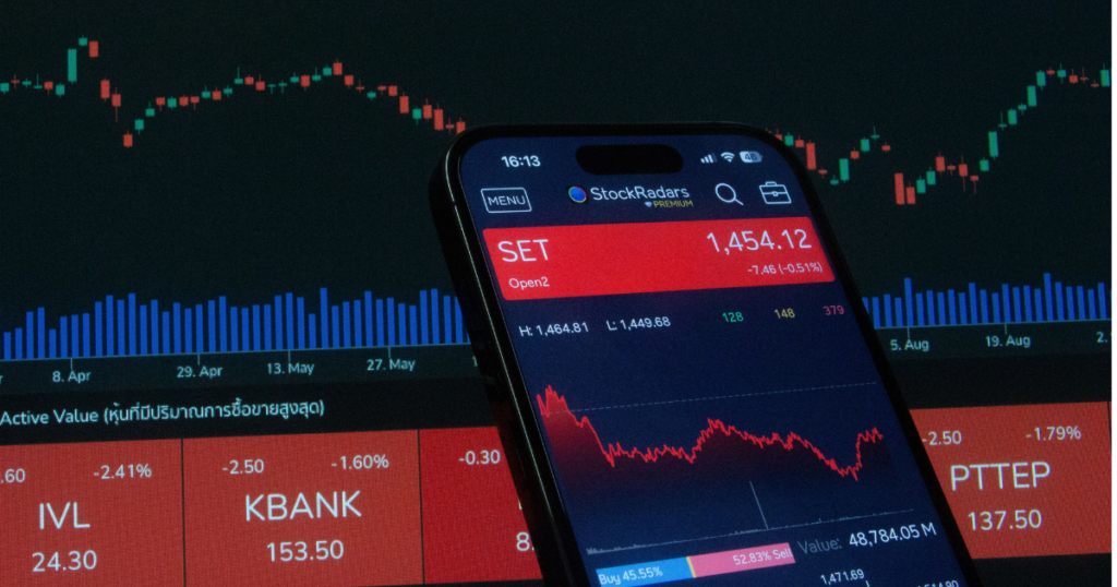 Artificial Intelligence Trading Bot This image shows How an AI Trading Bot Differs from Traditional Trading Bots.